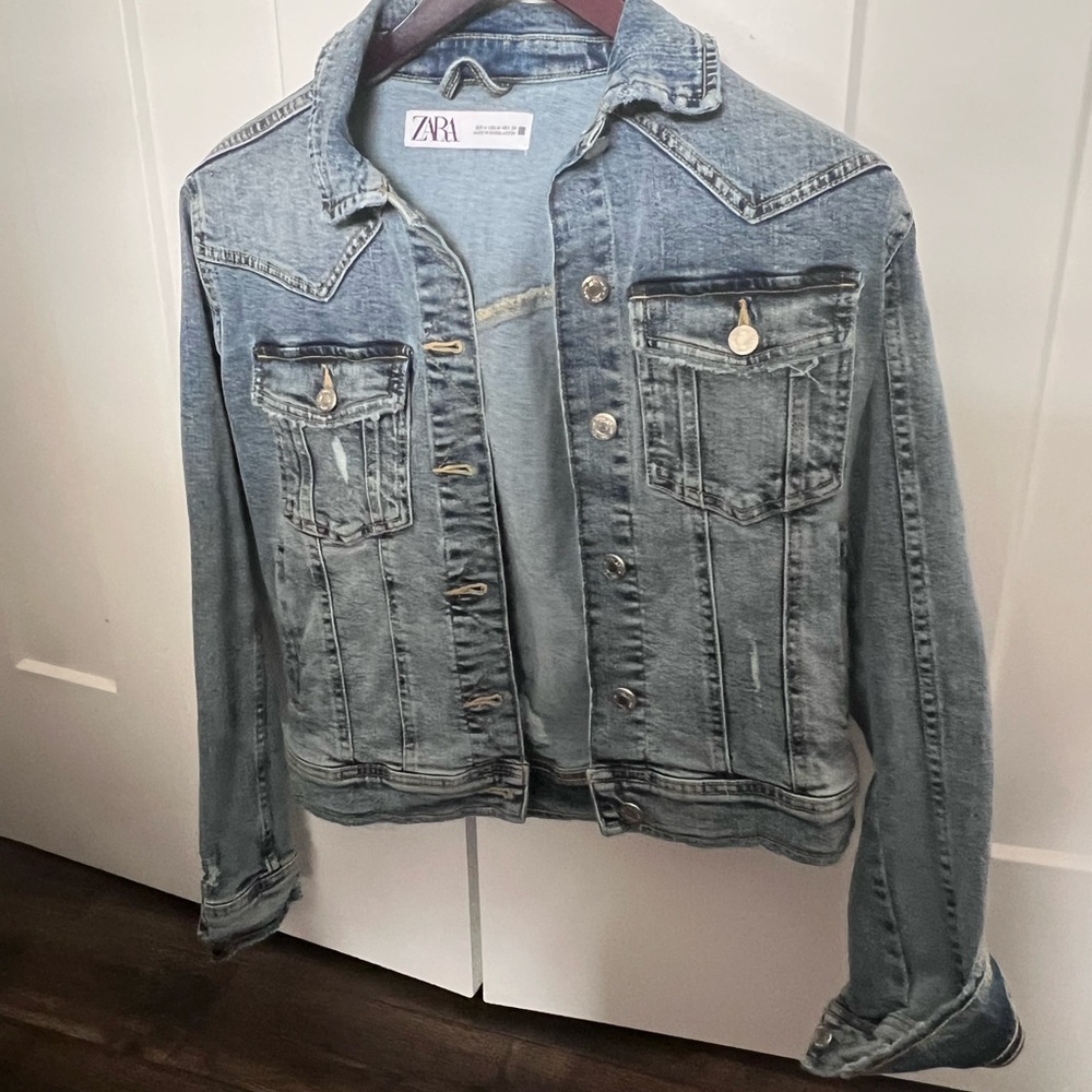 Zara Women's Blue Denim Jacket Medium
